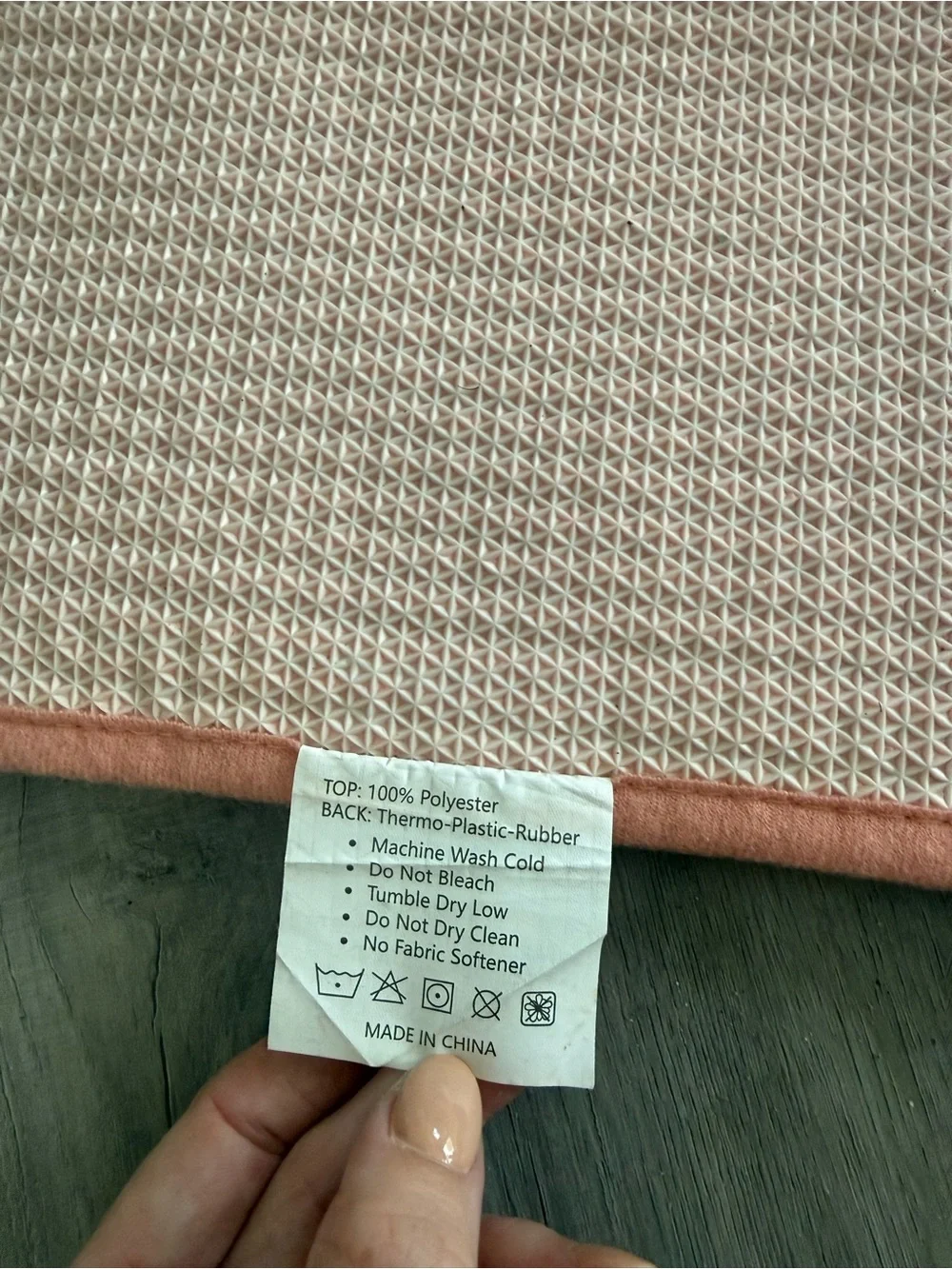 ❤️ Coral Pink Chenille Bath Mat with Non-Slip Backing
